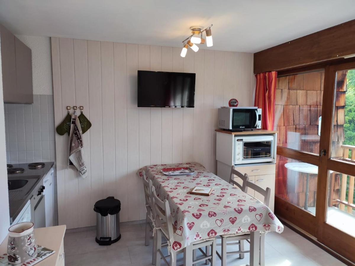 Coquet Studio De 4 Personnes Aux Carroz - Balcon Et Wifi เลการ์รอซ-ดาราช ภายนอก รูปภาพ